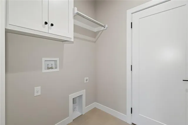 $525,000 | 8208 Aurora Street, Lenexa, KS 66220