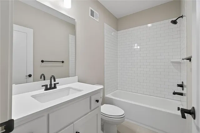 $525,000 | 8208 Aurora Street, Lenexa, KS 66220