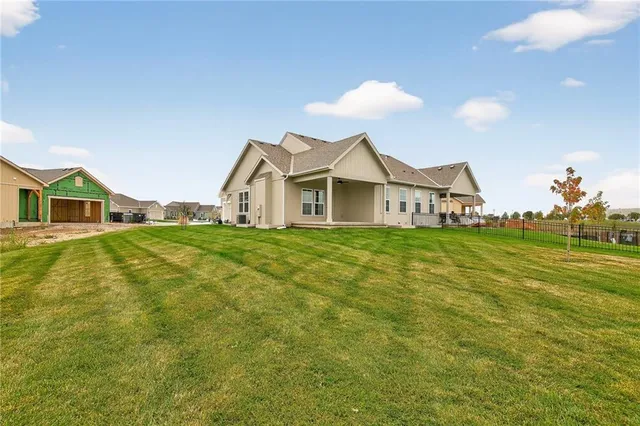 $525,000 | 8208 Aurora Street, Lenexa, KS 66220