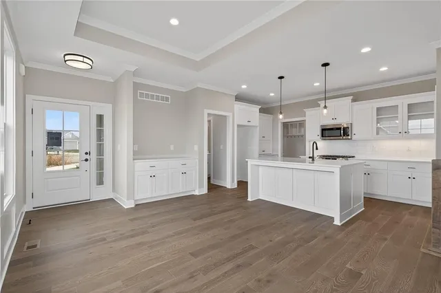 $525,000 | 8208 Aurora Street, Lenexa, KS 66220