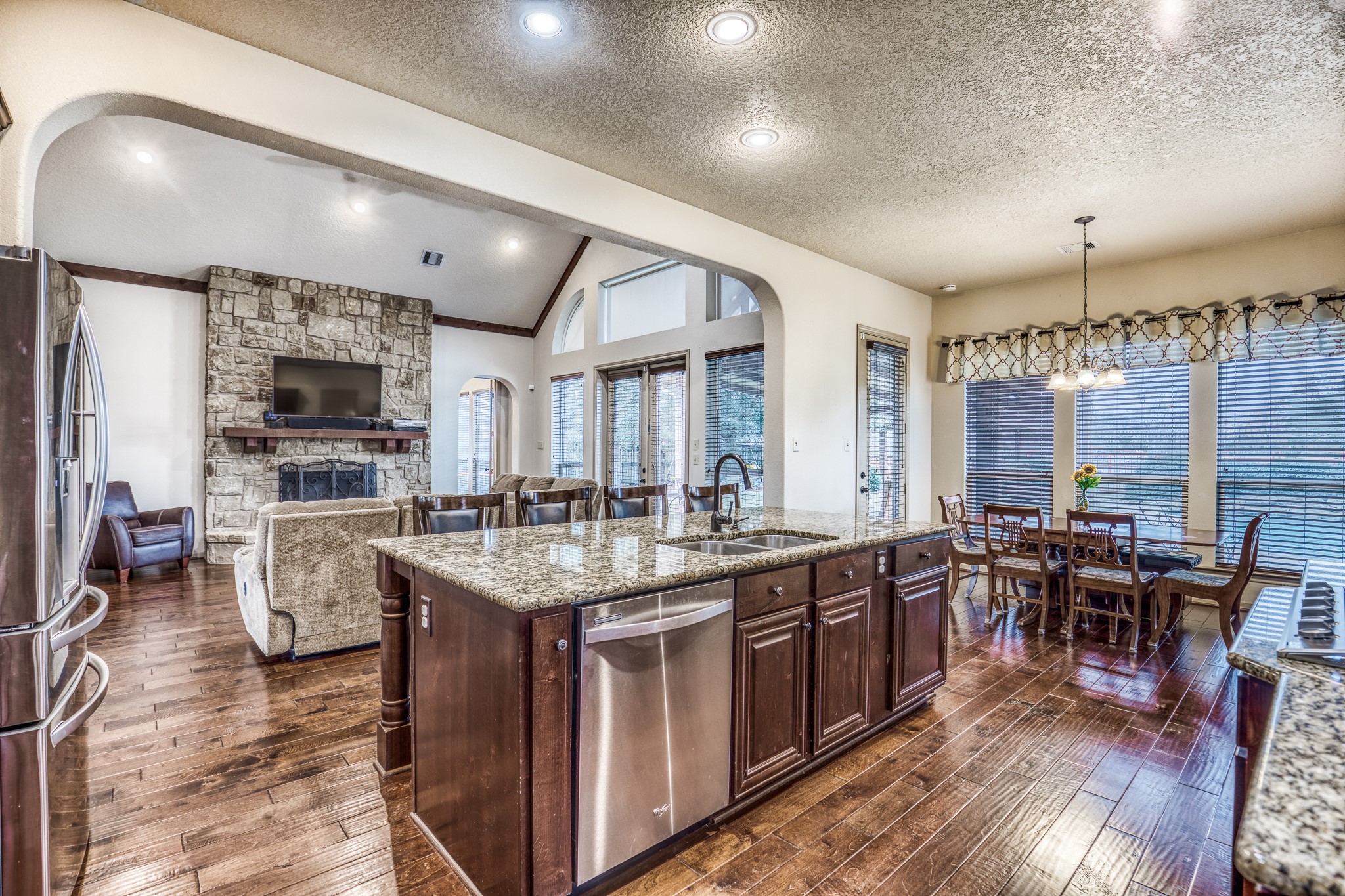 677 Grubbs Road Sealy, TX 77474 - Photo 7 of 40 a kitchen with lots of counter top space