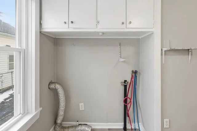 $2,050 | 14 Hacker Street, Unit 1, Worcester, MA 01603