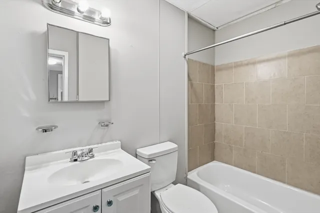 $2,050 | 14 Hacker Street, Unit 1, Worcester, MA 01603