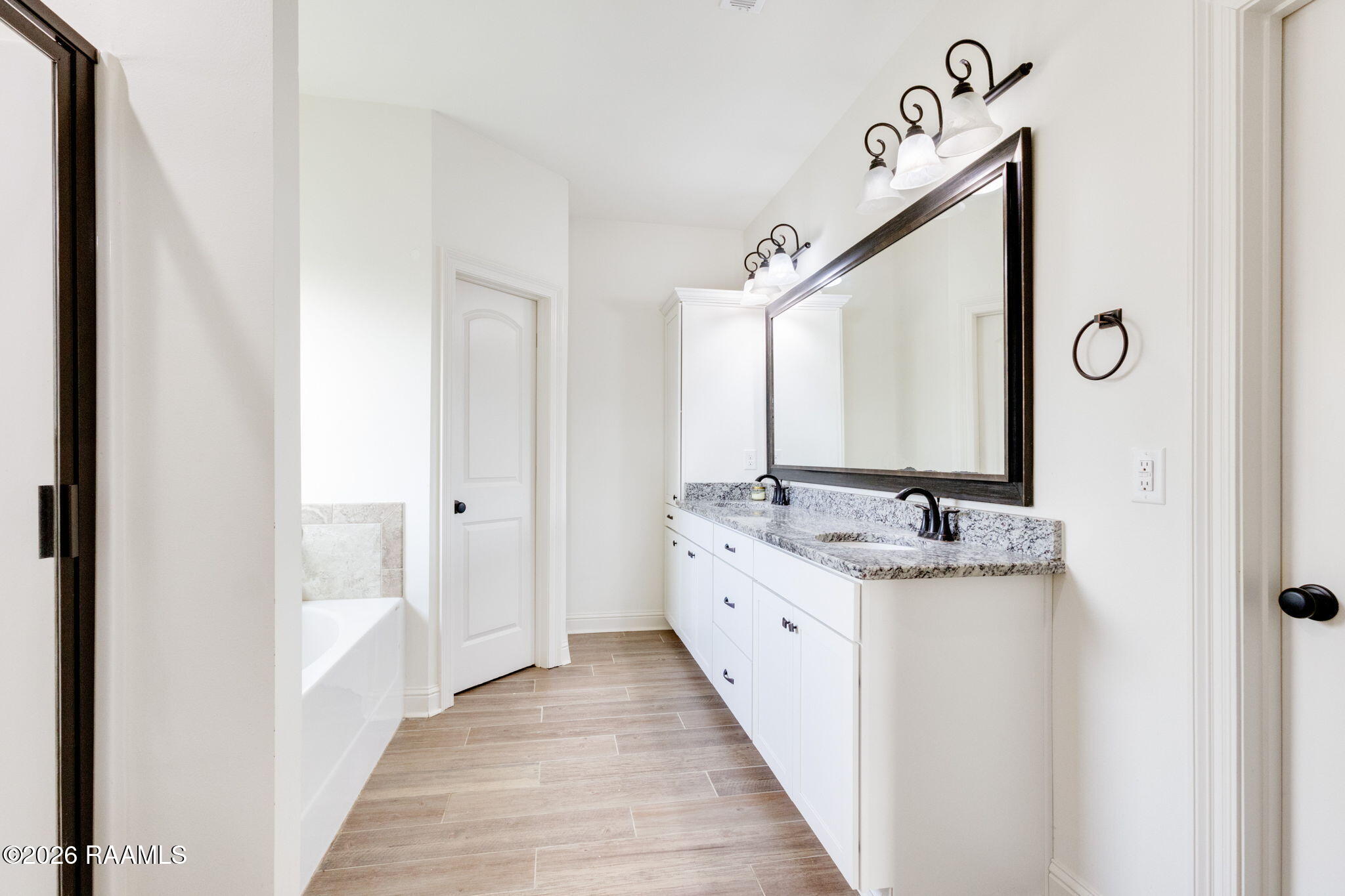 110 Grandmark Street Lafayette, LA 70506 - Photo 13 of 23 110 Grandmark Primary bath vw 2