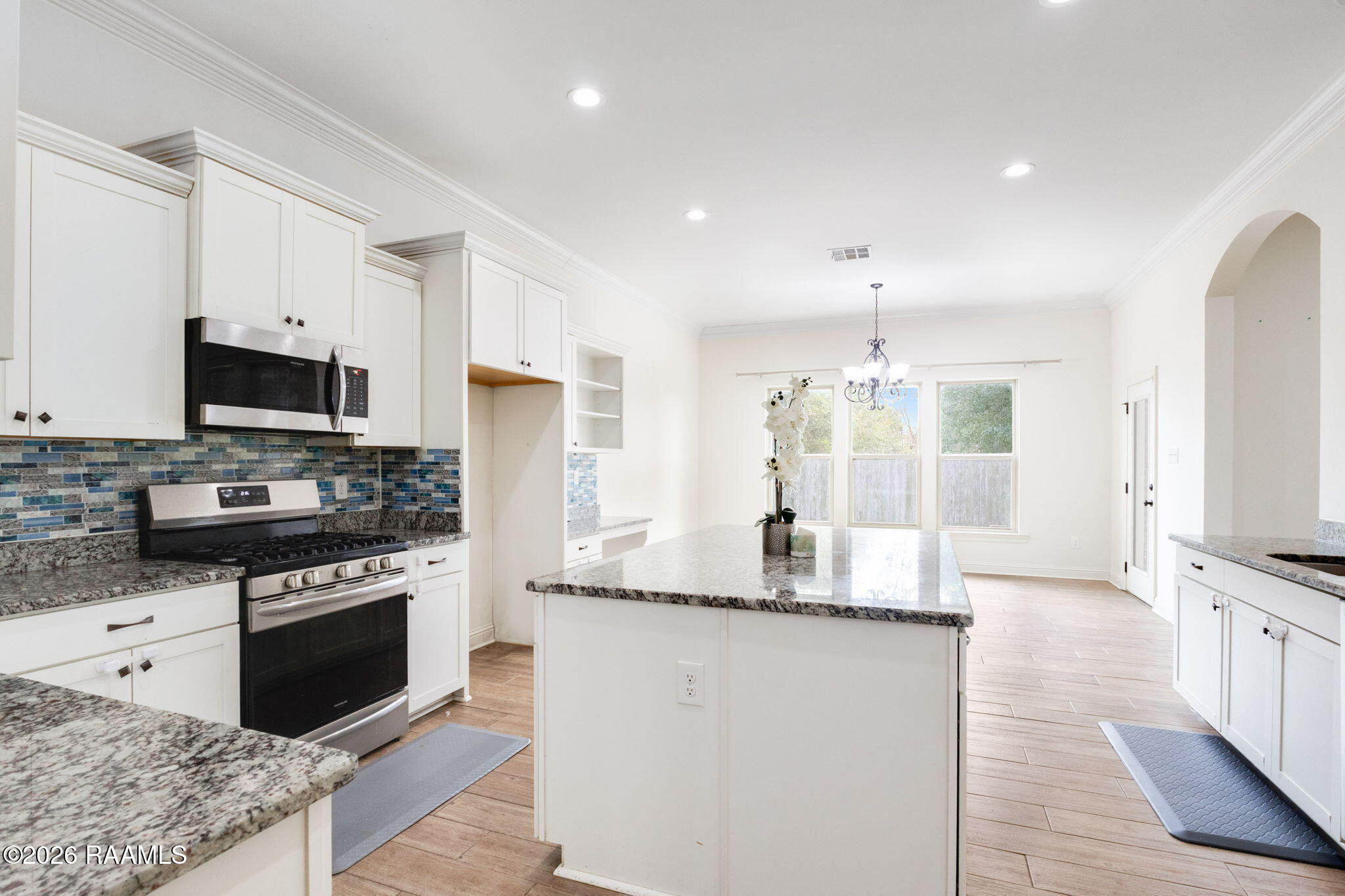 110 Grandmark Street Lafayette, LA 70506 - Photo 3 of 23 110 Grandmark Kitchen vw 2