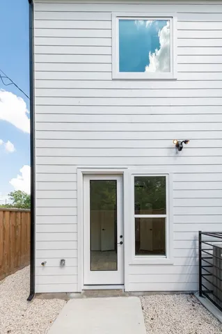 $3,000 | 3344 Sauer Street, Houston, TX 77004