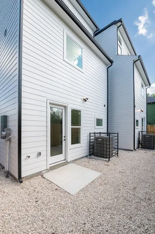 $3,000 | 3344 Sauer Street, Houston, TX 77004