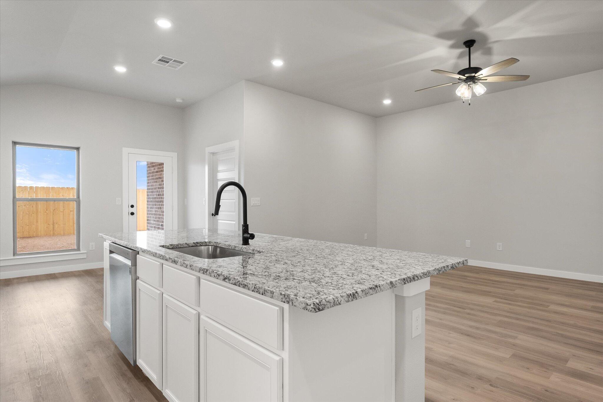 3004 140th Street Lubbock, TX 79423 - Photo 10 of 19 14-3004 140th_9548