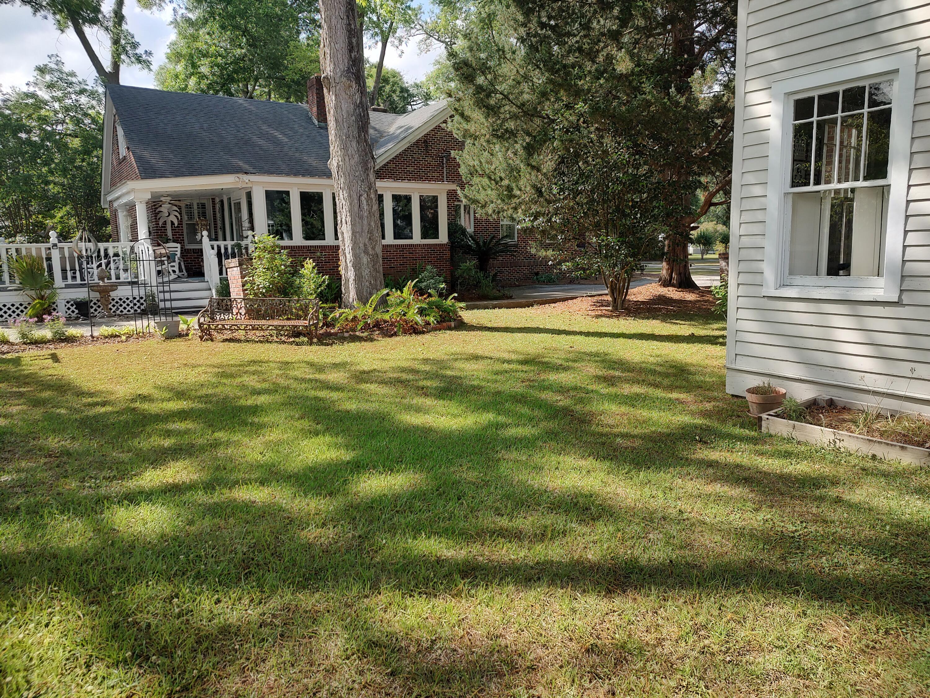 401 Johnston Street St. George, SC 29477 - Photo 5 of 37 IMG_20260430_163327808_HDR