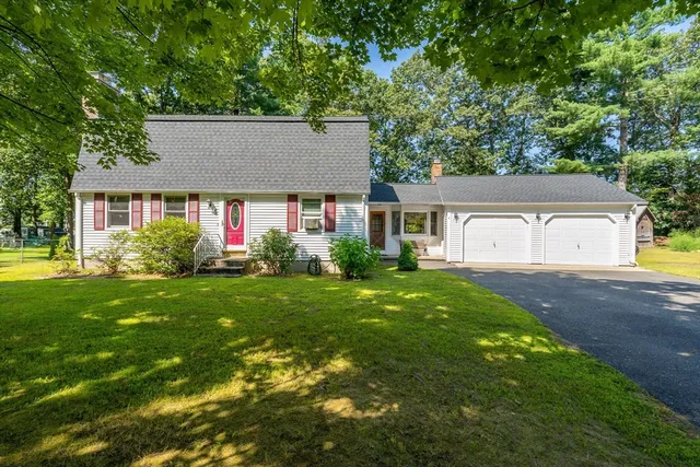 $450,000 | 4 Bien Circle, Easthampton, MA 01027