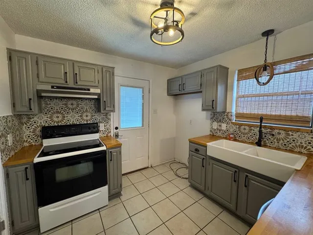 $2,000 | 703 Red Oak Drive, Lewisville, TX 75067