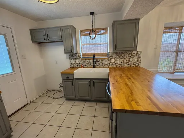 $2,000 | 703 Red Oak Drive, Lewisville, TX 75067