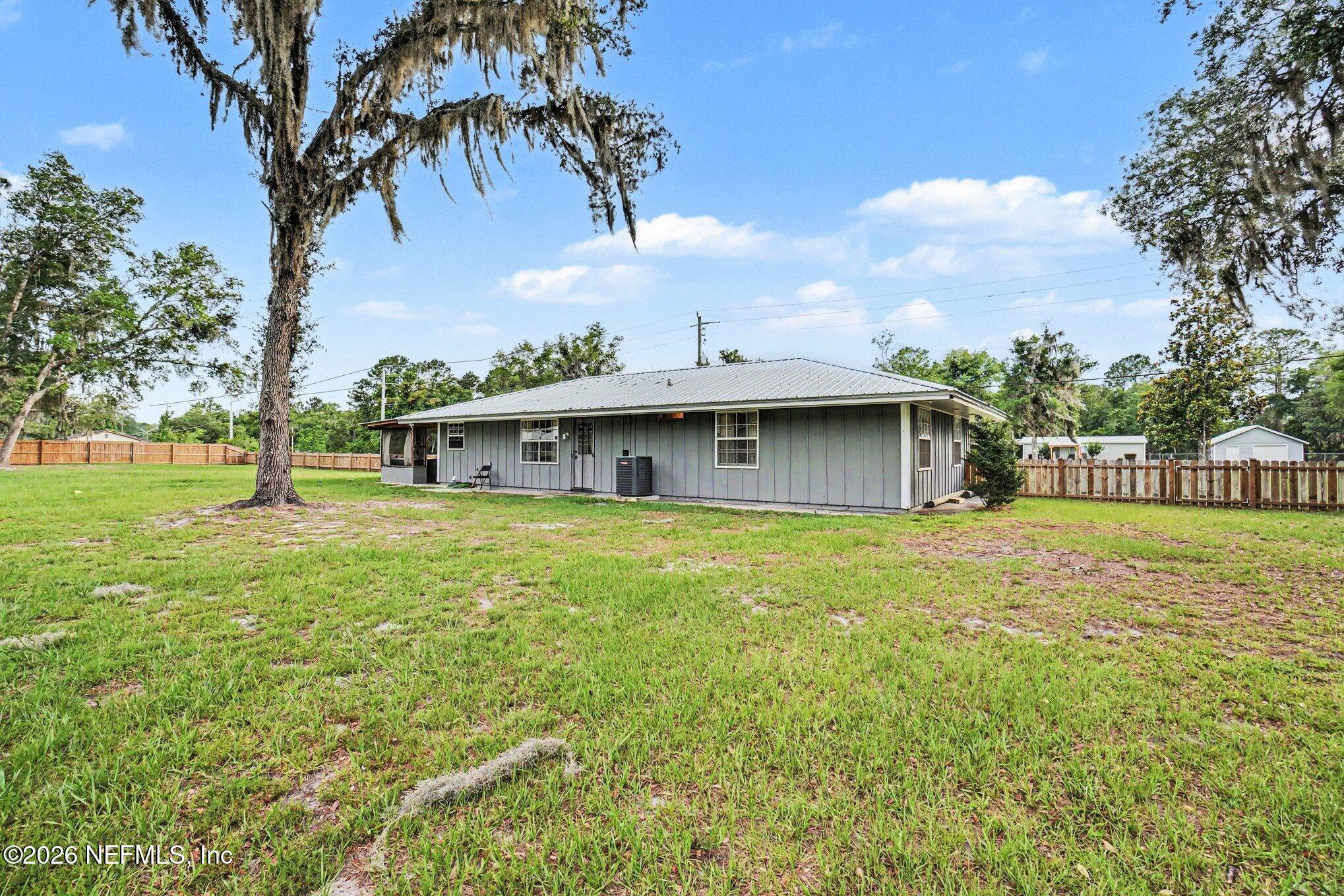 110 Horse Landing Road Satsuma, FL 32189 - Photo 24 of 28 026_file_9699