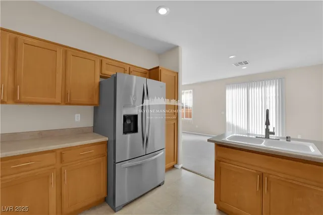 $2,200 | 8661 Rowland Bluff Avenue, Las Vegas, NV 89178