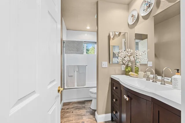 $819,500 | 16825 North Wylie Drive, Nine Mile Falls, WA 99026