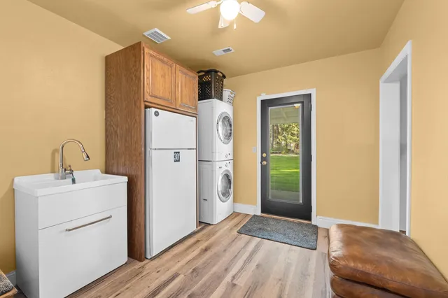 $819,500 | 16825 North Wylie Drive, Nine Mile Falls, WA 99026