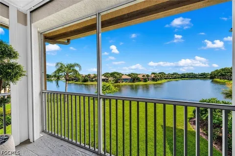 $999,900 | 1855 Les Chateaux Boulevard, Unit 5201, Naples, FL 34109