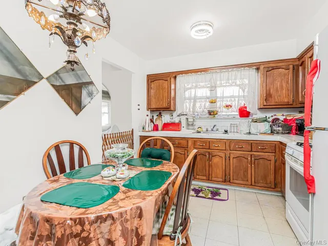 $1,300,000 | 3312 Edson Avenue | Eastchester