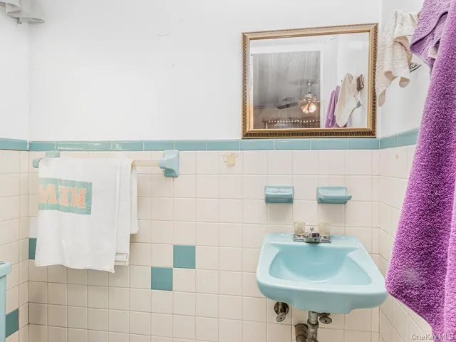 $1,300,000 | 3312 Edson Avenue | Eastchester