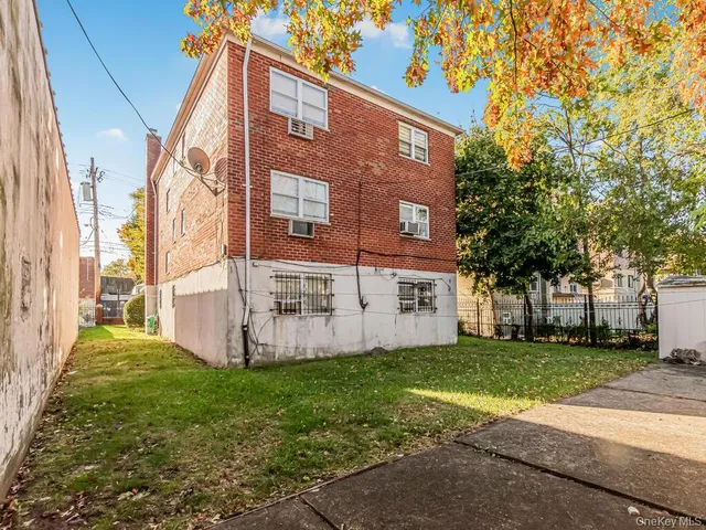 $1,300,000 | 3312 Edson Avenue | Eastchester