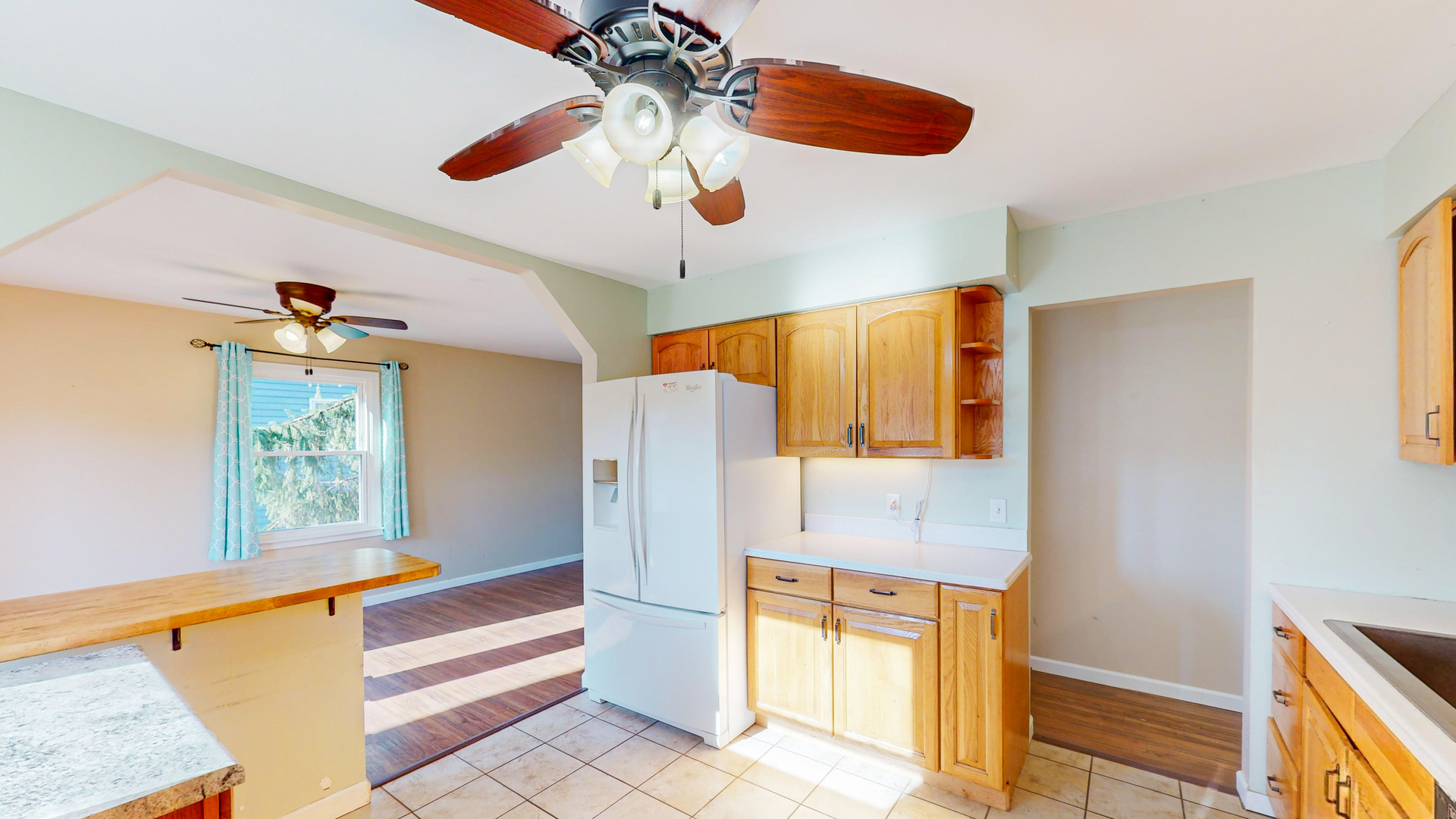 30 Aldon Road Montgomery, IL 60538 - Photo 8 of 27 a view of an entryway