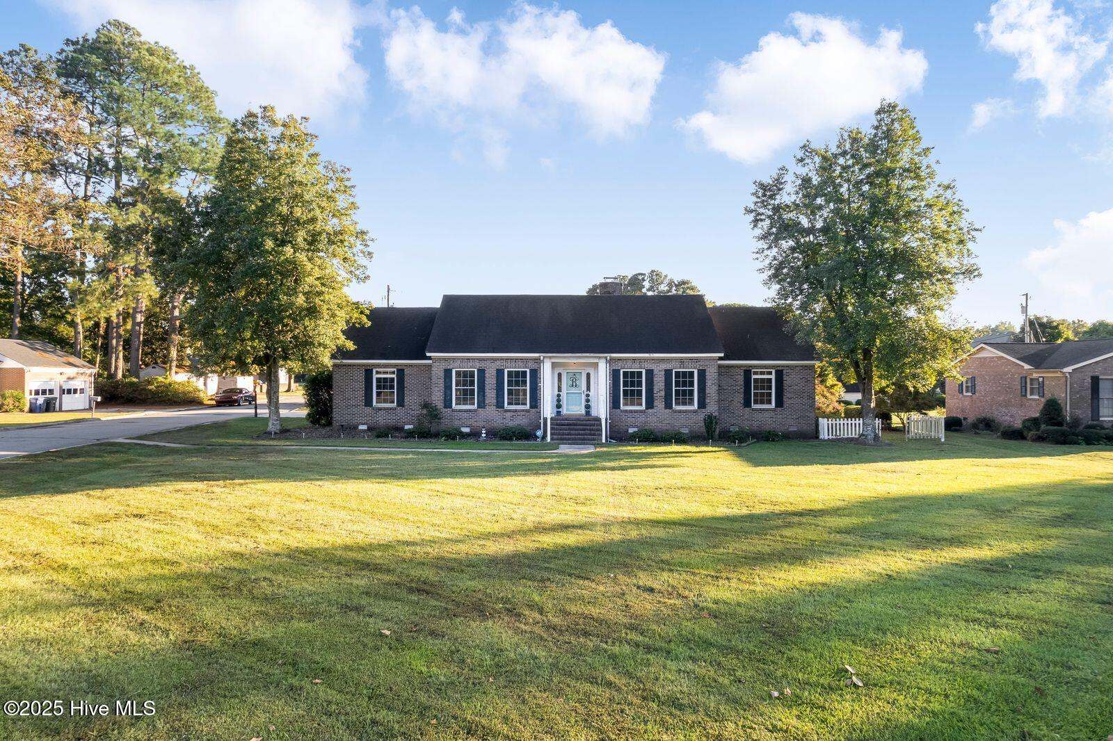 1101 West Queen Street Edenton, NC 27932 - Photo 1 of 39 1