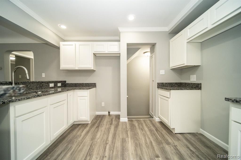 21397 Greenview Road Southfield, MI 48075 - Photo 12 of 80 Gallery Image 12