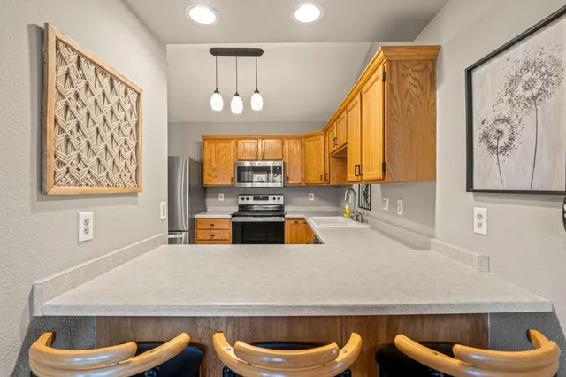 $299,900 | 1030 River Pl Boulevard, Unit 4, Waukesha, WI 53189