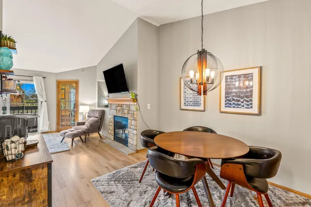 $299,900 | 1030 River Pl Boulevard, Unit 4, Waukesha, WI 53189