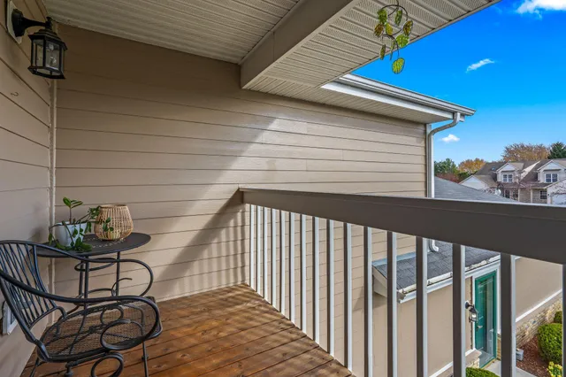 $299,900 | 1030 River Pl Boulevard, Unit 4, Waukesha, WI 53189