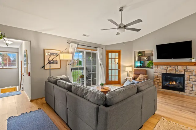 $299,900 | 1030 River Pl Boulevard, Unit 4, Waukesha, WI 53189