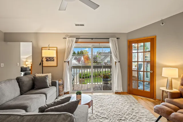 $299,900 | 1030 River Pl Boulevard, Unit 4, Waukesha, WI 53189