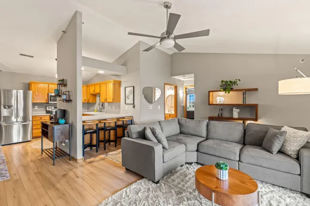 $299,900 | 1030 River Pl Boulevard, Unit 4, Waukesha, WI 53189