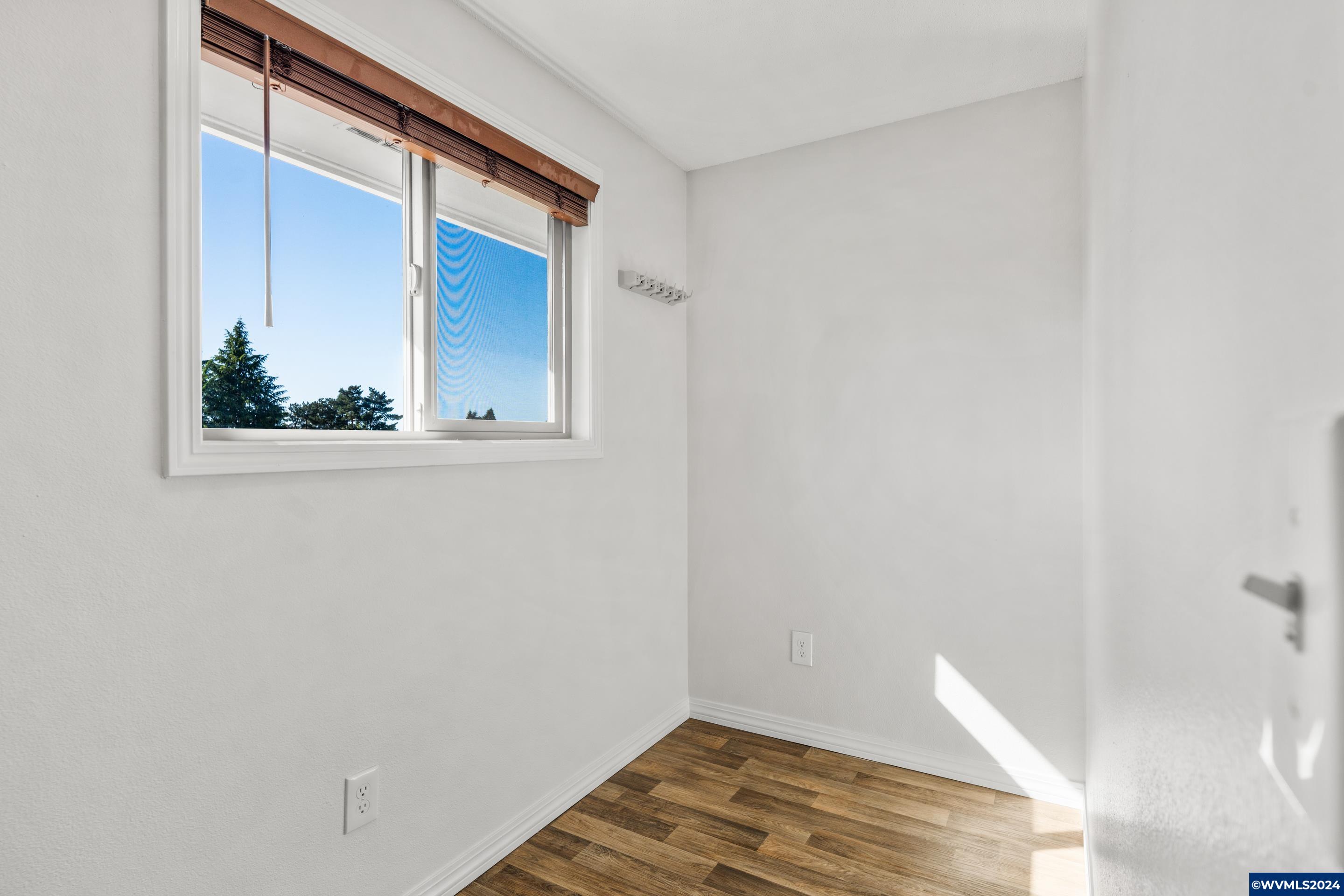 4860 Jones Road Southeast Salem, OR 97302 - Photo 12 of 38 Gallery Image 12