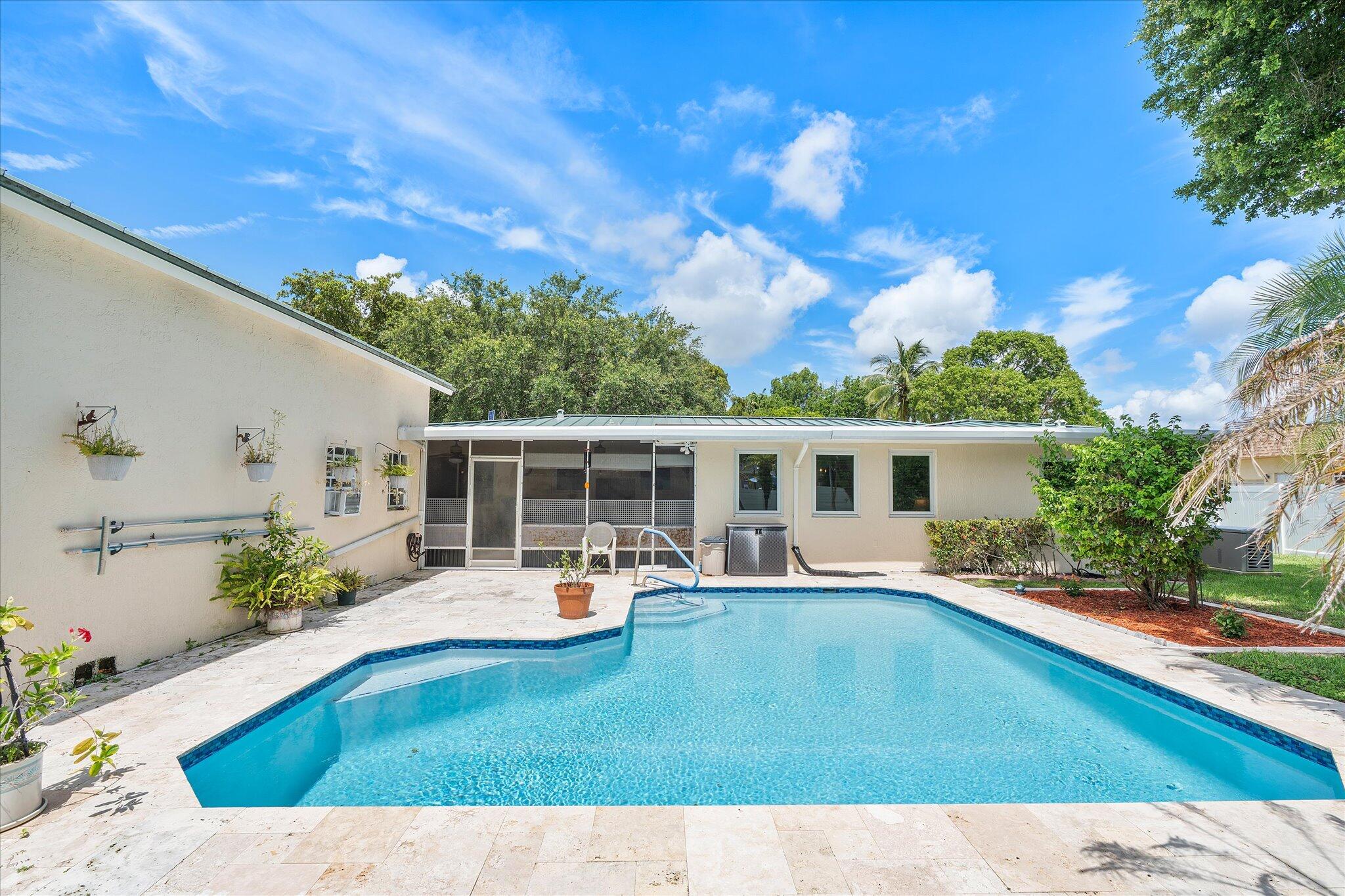 660 Azalea Court Plantation, FL 33317 - Photo 3 of 32 63-660 Azalea Ct_063