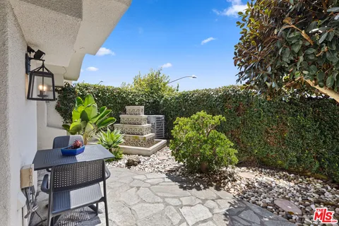 $1,699,999 | 6435 Zumirez Drive, Unit 14, Malibu, CA 90265