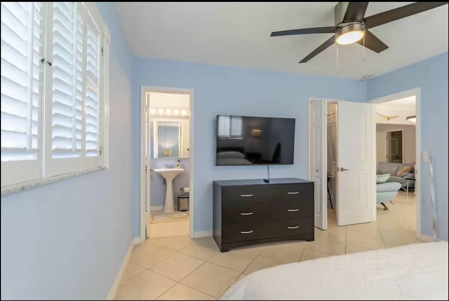 2632 Northeast 27th Court, Unit WEST Lighthouse Point, FL 33064 - Photo 13 of 23 tempImageNdpN0r