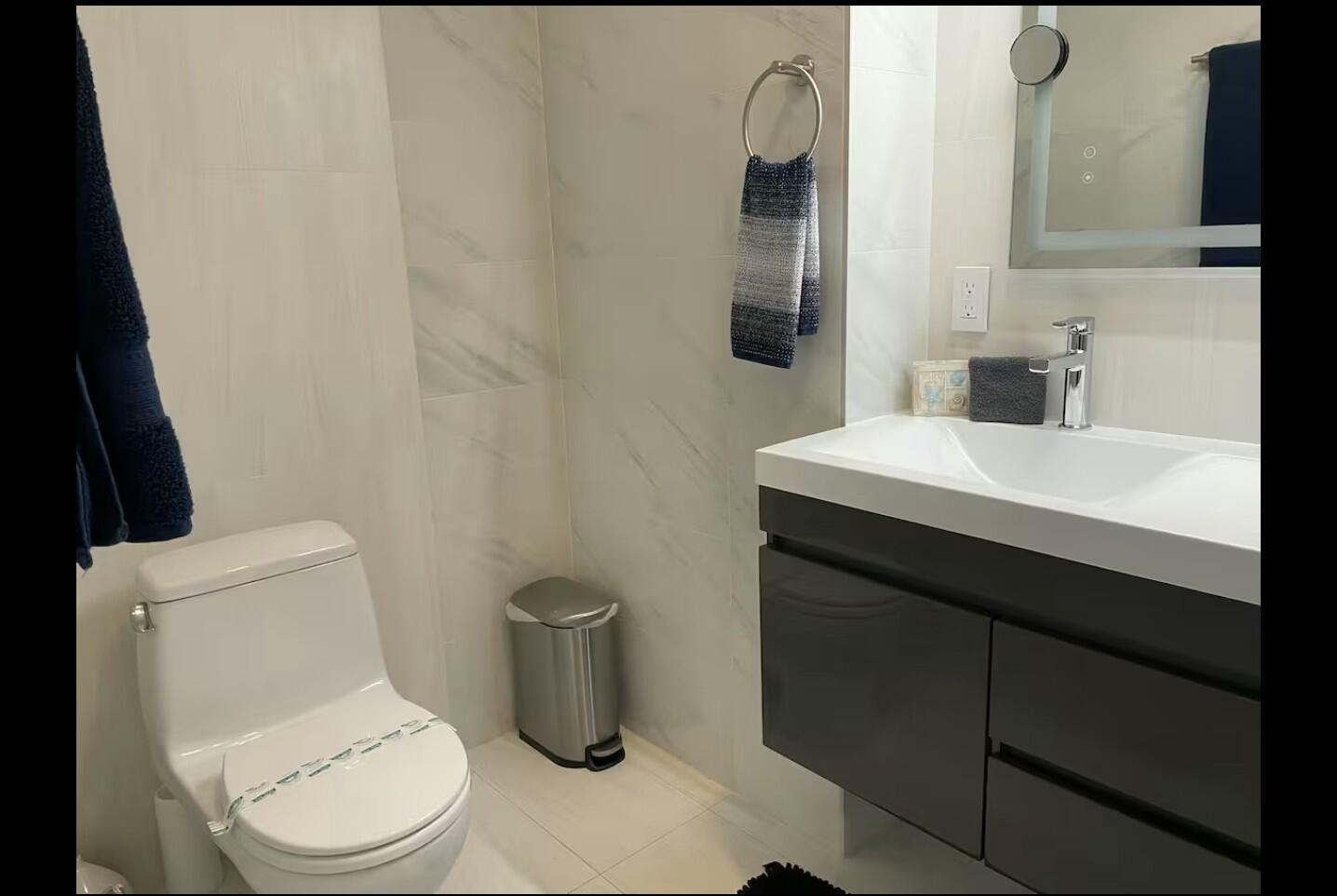 2632 Northeast 27th Court, Unit WEST Lighthouse Point, FL 33064 - Photo 14 of 23 tempImagevWcqZn