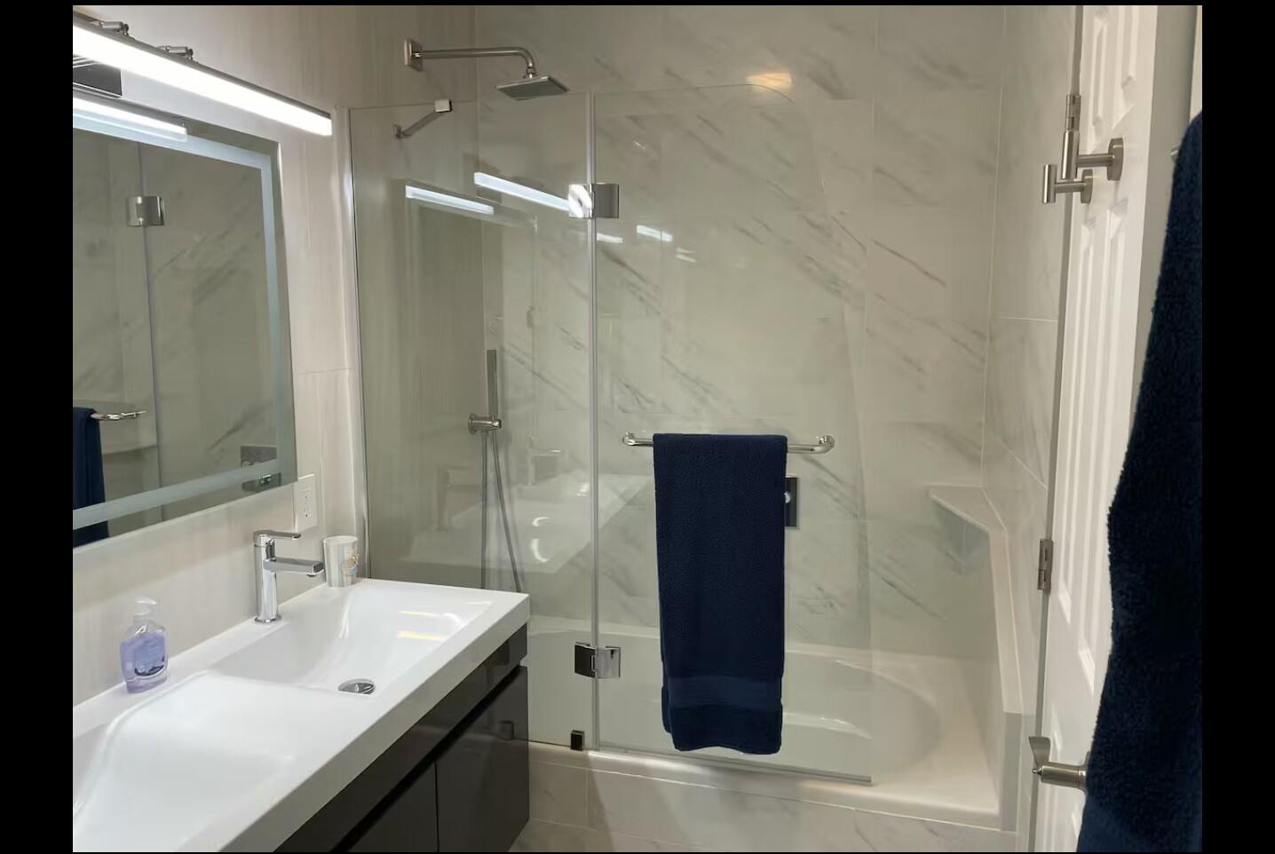 2632 Northeast 27th Court, Unit WEST Lighthouse Point, FL 33064 - Photo 18 of 23 tempImageafaglW