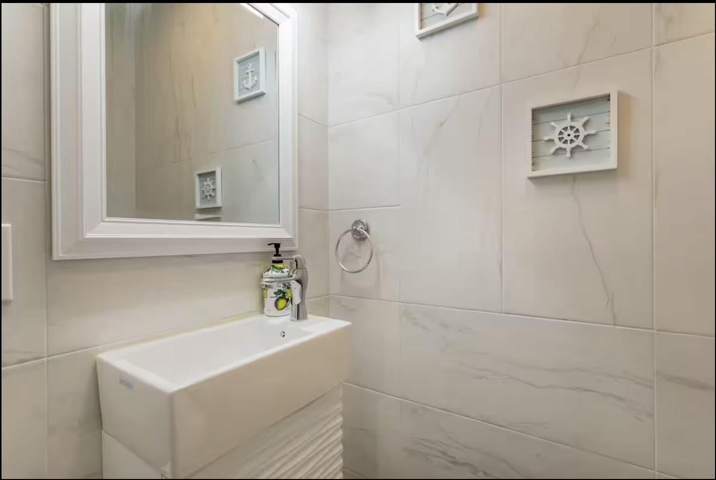 2632 Northeast 27th Court, Unit WEST Lighthouse Point, FL 33064 - Photo 21 of 23 tempImage6Wgz6K