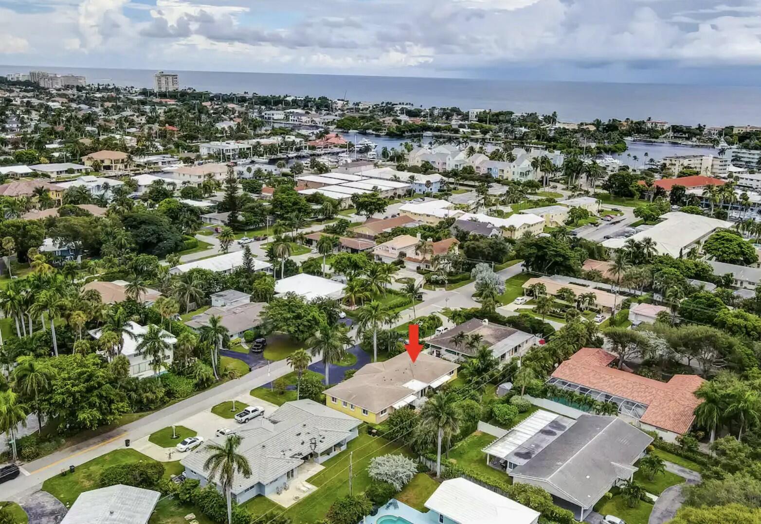2632 Northeast 27th Court, Unit WEST Lighthouse Point, FL 33064 - Photo 3 of 23 tempImageakDjUi