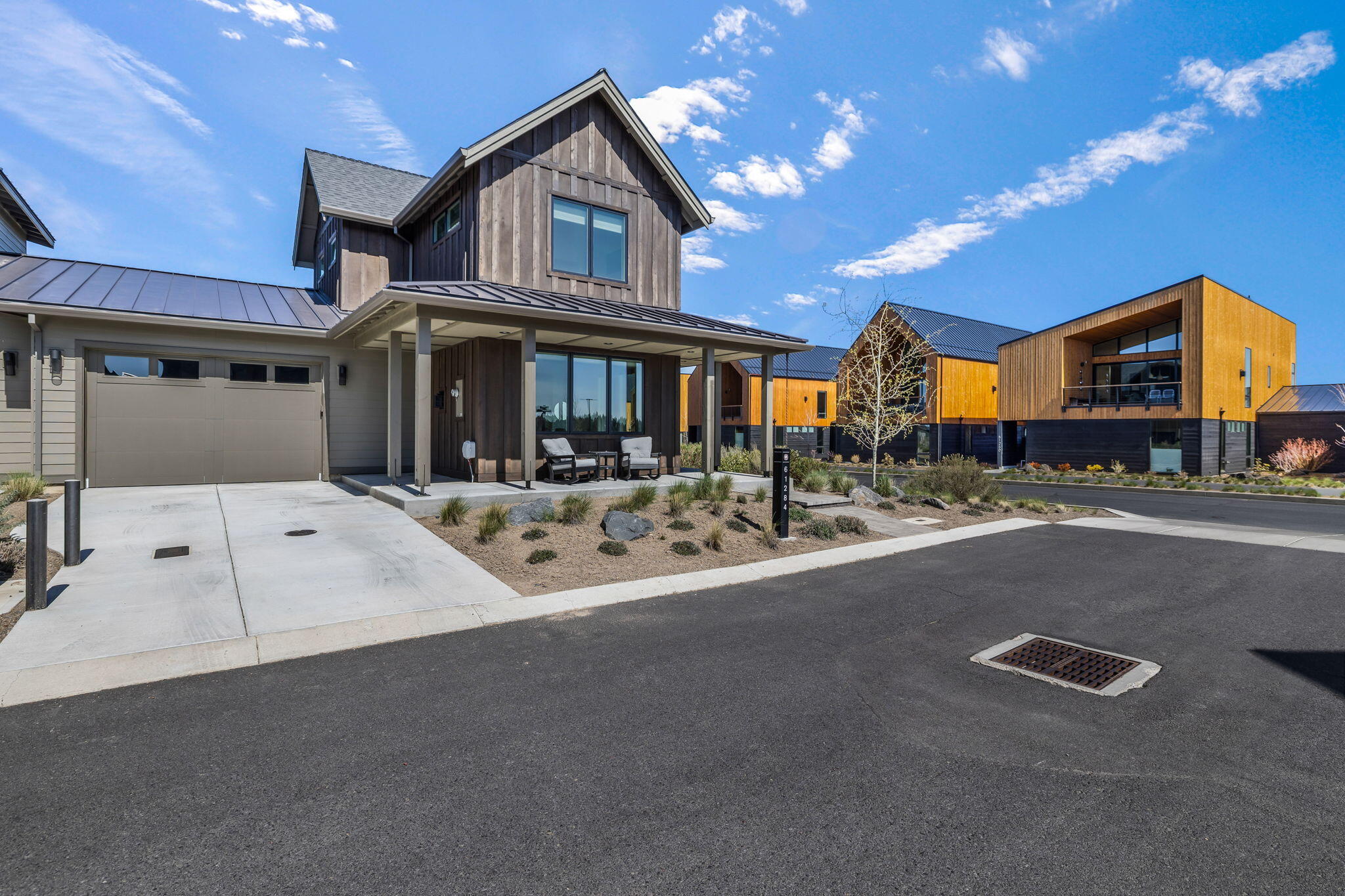 61284 Howe Way Bend Bend, OR 97702 - Photo 4 of 72 2025_04_23_61284_howe_way-3