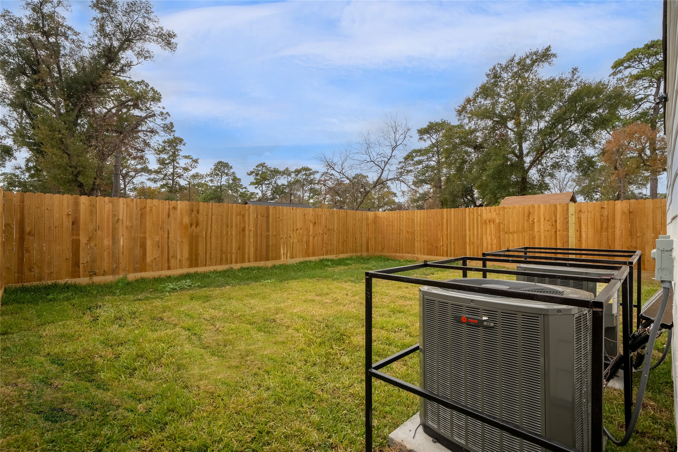 7220 South Hall Street, Unit B Houston, TX 77028 - Photo 32 of 34 a view of outdoor space and yard