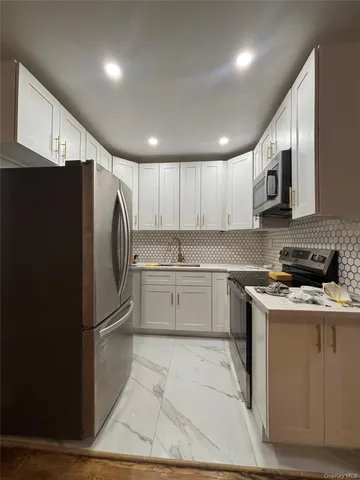 $3,300 | 730 East 217th Street | Williamsbridge