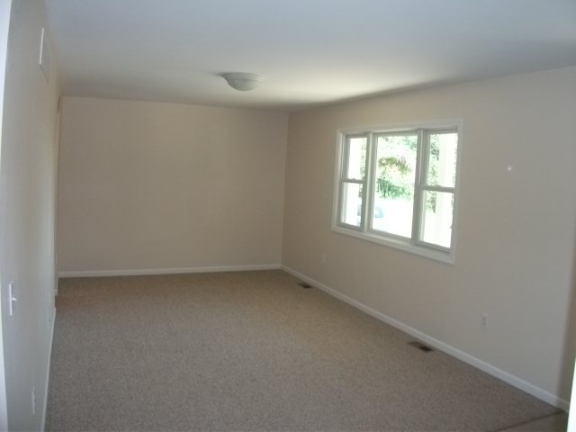10400 Beecher Road Flushing, MI 48433 - Photo 3 of 16 31107367-2.JPG