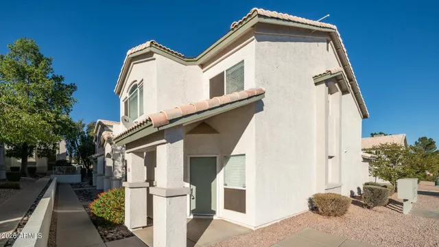 $2,200 | 4805 East Kachina Trail, Unit 19, Phoenix, AZ 85044