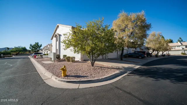 $2,200 | 4805 East Kachina Trail, Unit 19, Phoenix, AZ 85044