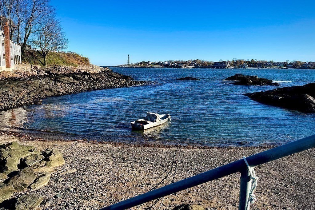 8 Franklin Street, Unit 10 Marblehead, MA 01945 - Photo 12 of 12