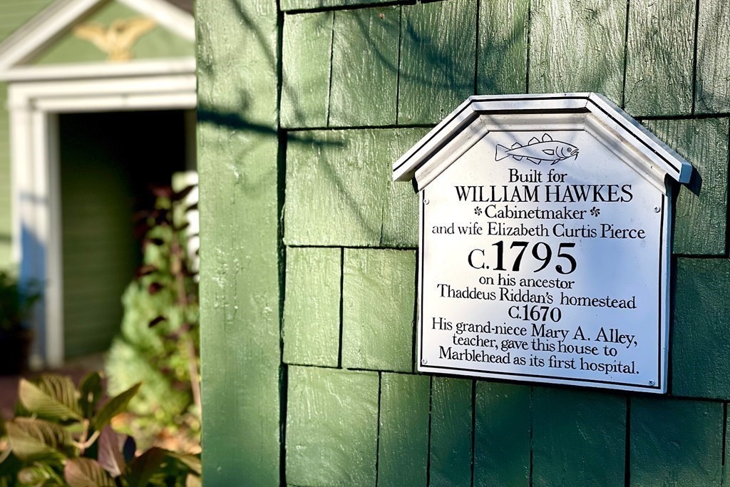 8 Franklin Street, Unit 10 Marblehead, MA 01945 - Photo 2 of 12