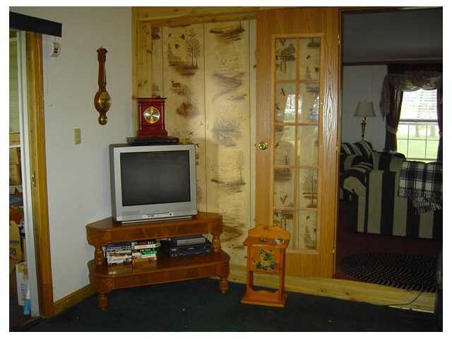 22218 Sycamore Road Mount Vernon, OH 43050 - Photo 2 of 7 Gallery Image 2